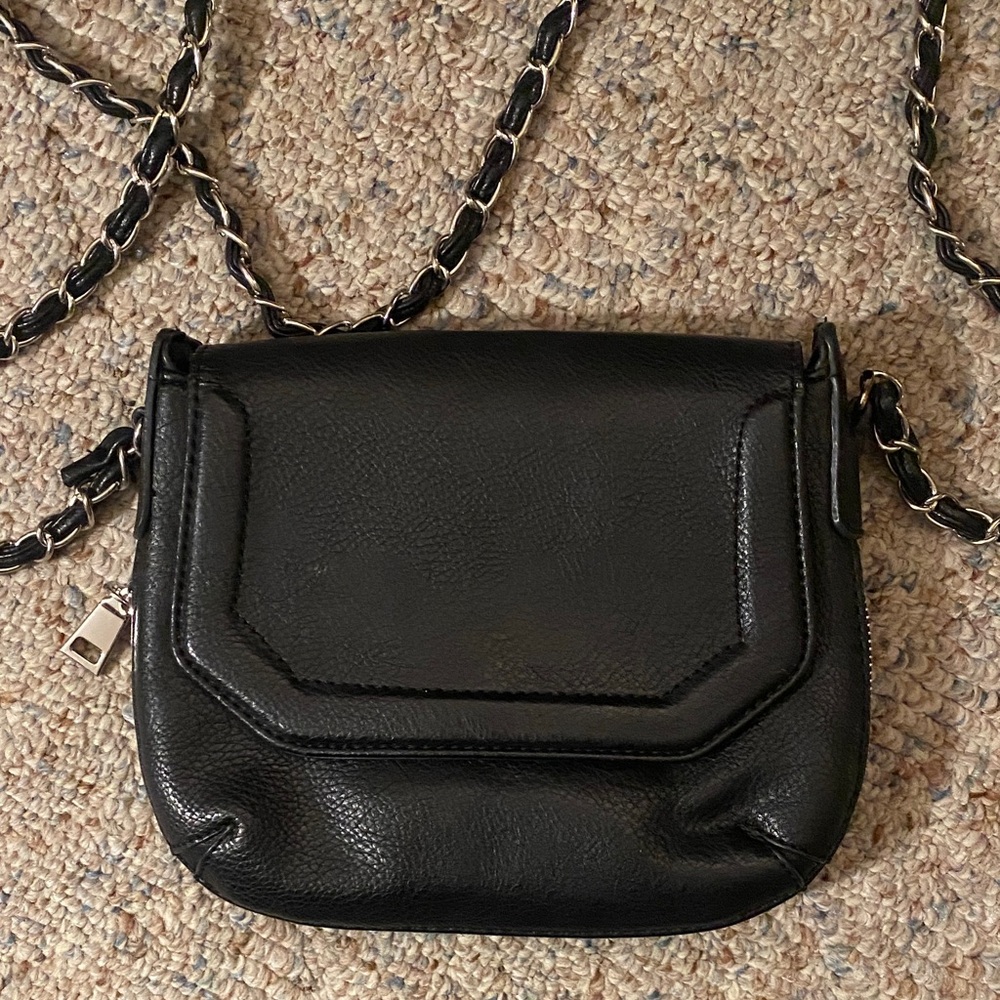 Urban Expressions Black Crossbody Bag with silver chain.
